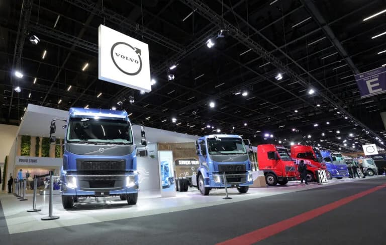 Estande da Volvo Caminhões na Fenatran 2024